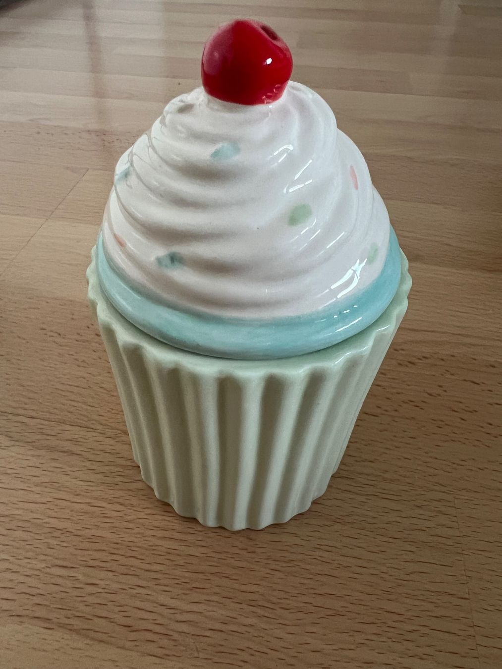 Tutte le decorazioni: Cupcake Dose Keramik, ca. 9cm x 15cm – Usato da Dübendorf venduto da Charlie03