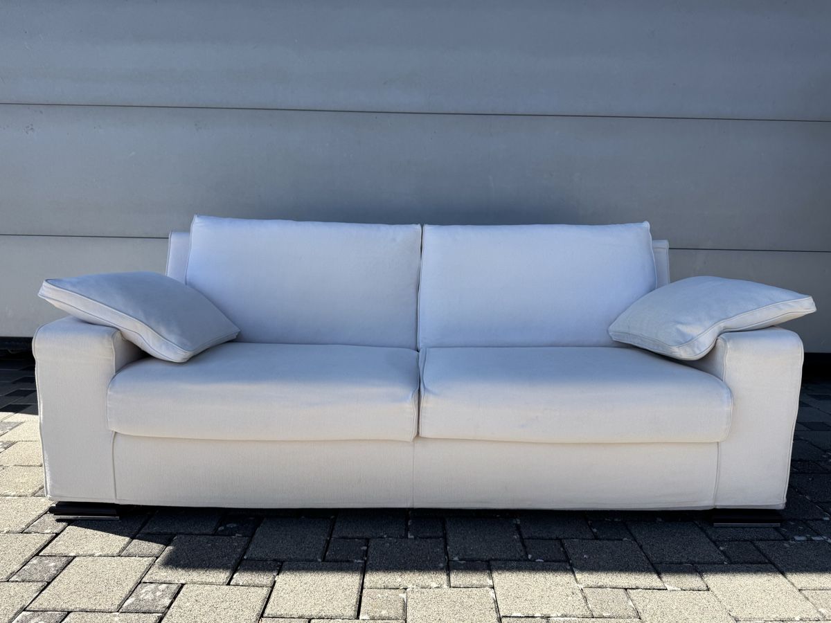 Divani: Schlafsofa / Sofa/ Couch Stoff weiß mit Daunenfüllung – Usato da Oberwil-Lieli venduto da 2carin
