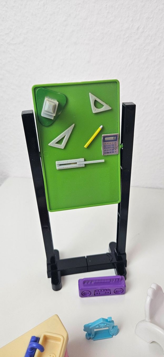 Barbie Case e mobili per bambole: Vintage Barbie Klassenzimmer Set – Usato da Dättwil AG venduto da son_x2fq 5