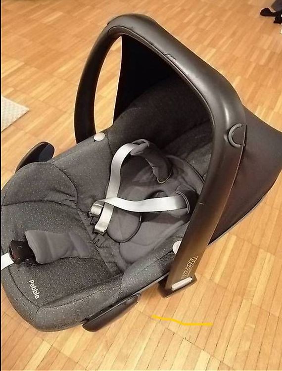 Sièges auto: Maxi Cosi Pebble Babyschale – D'occasion à Meilen par fuzoltan