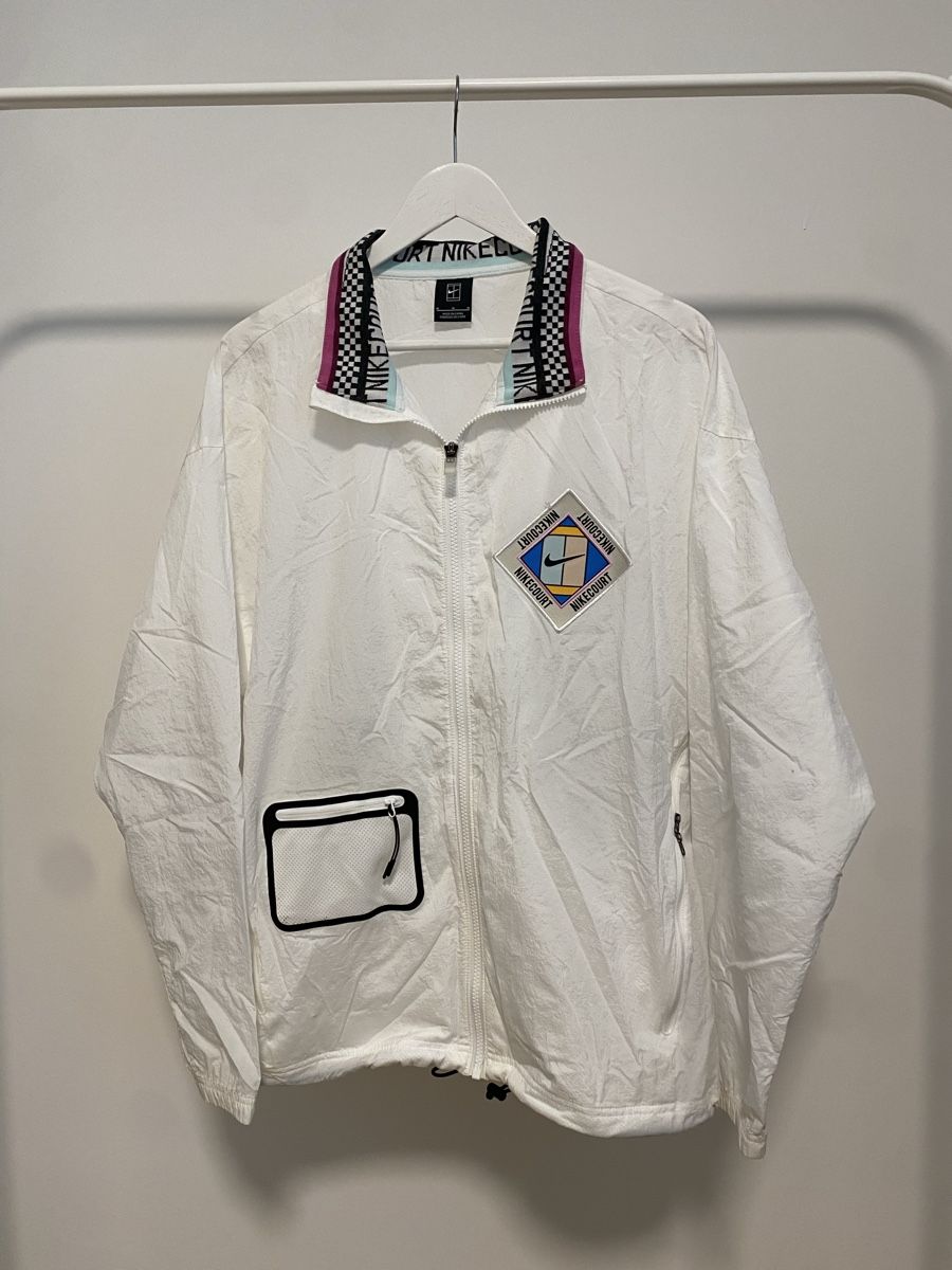 Nike Vestes: Nike Vintage Jacke Size M – D'occasion à Brüttisellen par xe_m