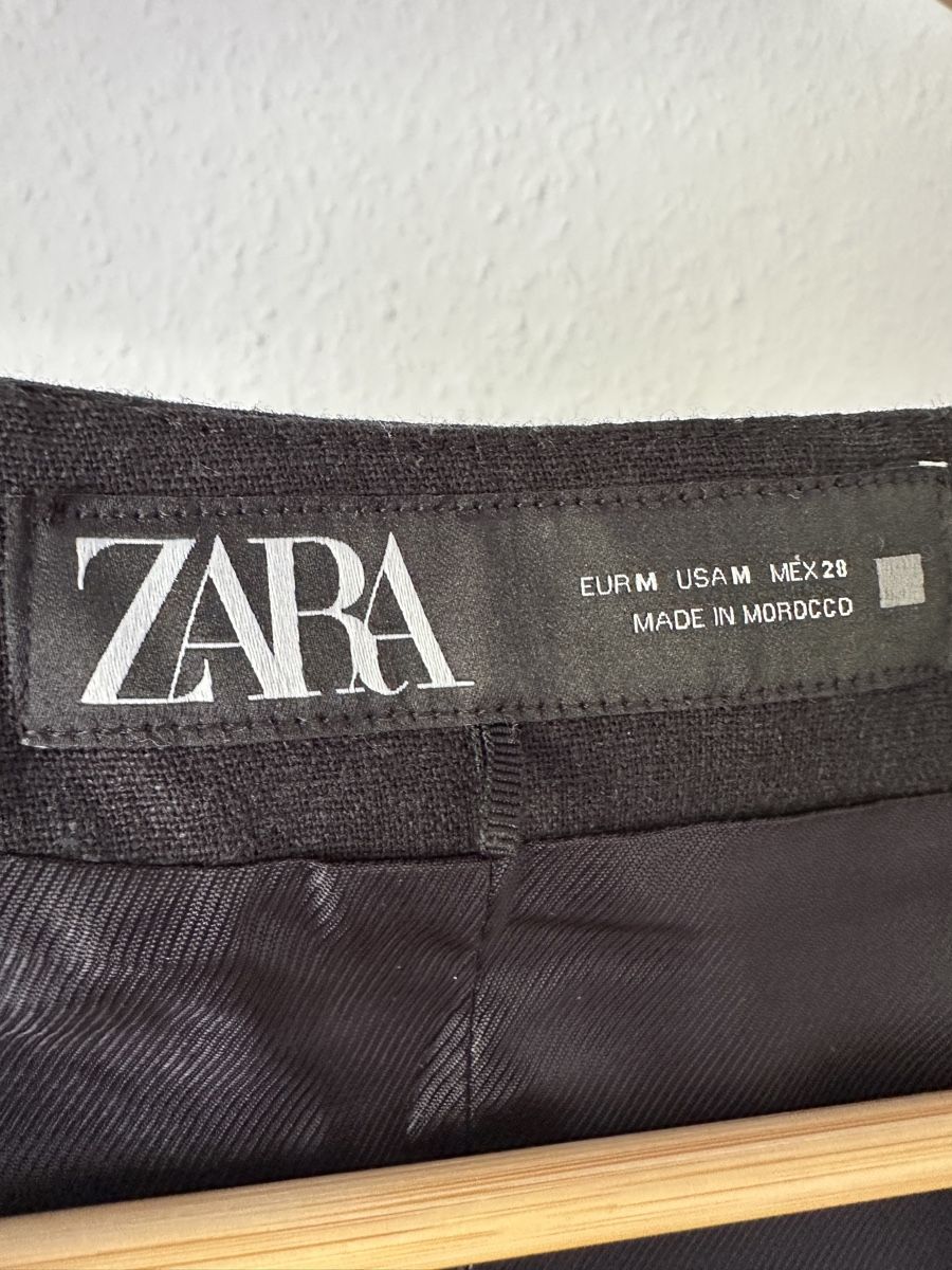 Zara Top: Haut noir Zara – Nuovo (secondo la descrizione) da Genève venduto da Kamill79 1