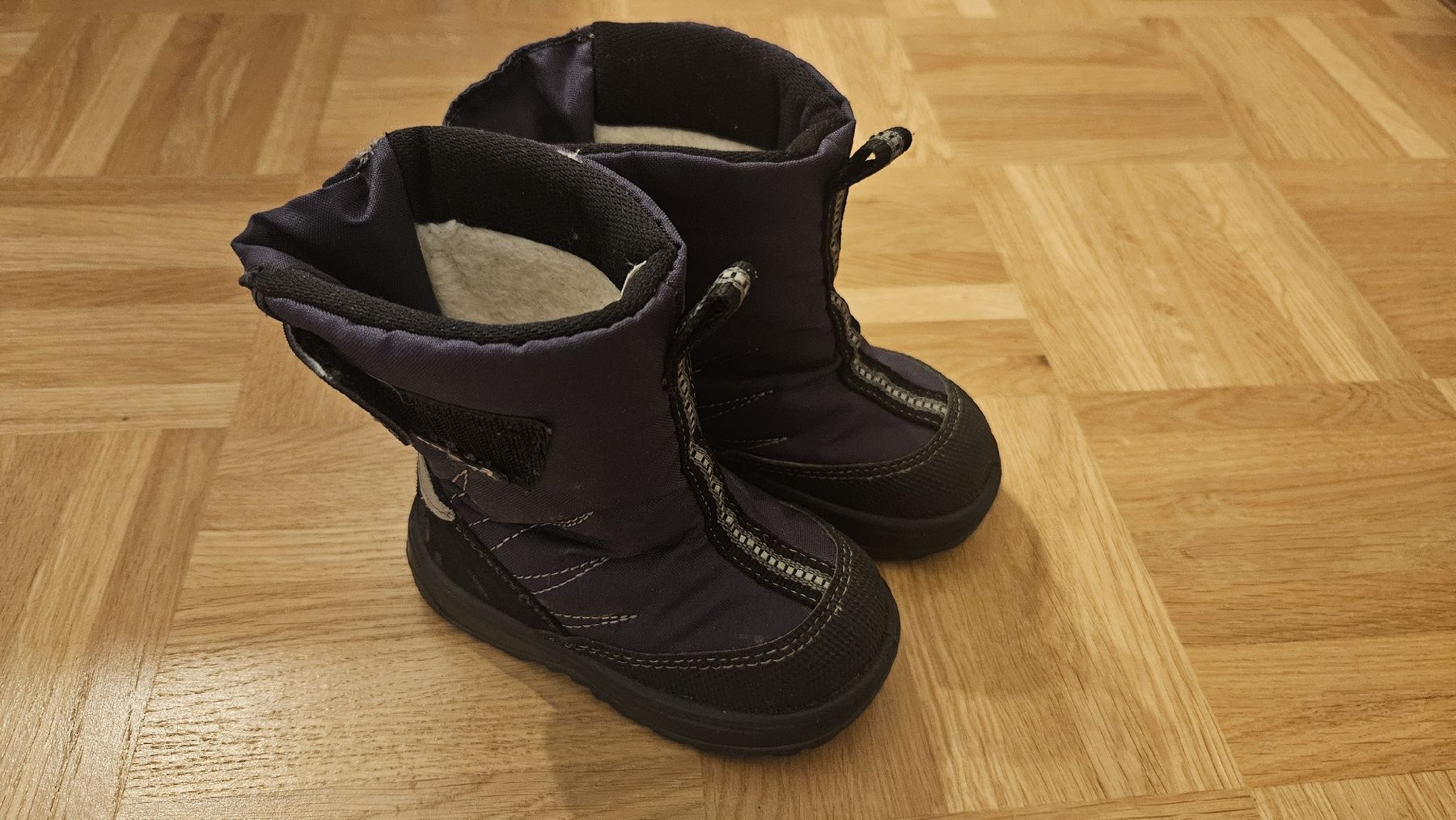 Scarpe per ragazzi: Winterstiefel Grösse 21, gefüttert – Usato da Stäfa venduto da Geri17