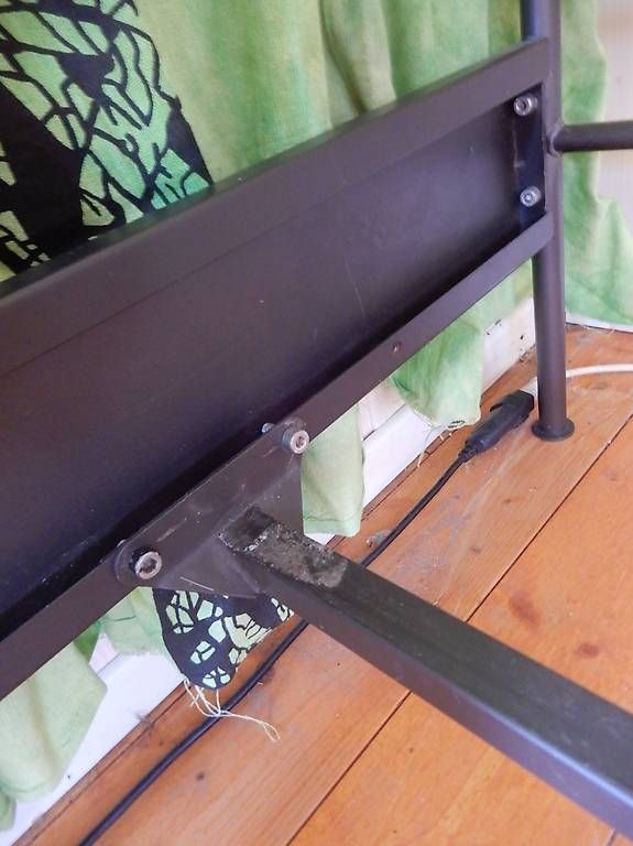 Letti: Metallgestell Doppelbett zu verschenken – Usato da Walchwil venduto da marcokunz 3