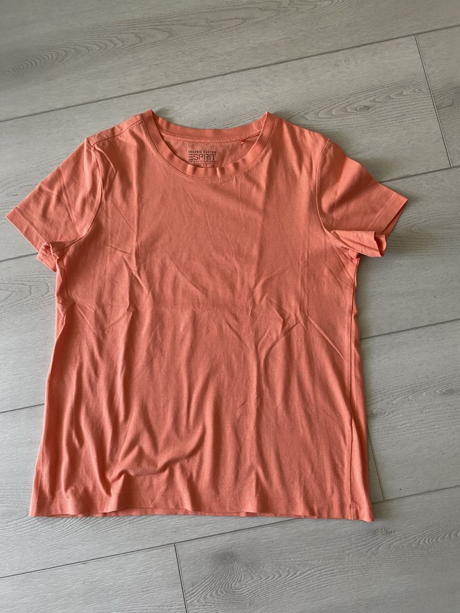 Esprit Lotti di vestiti: Esprit Damen Shirts im 3er-Pack, Grösse S – Usato da Strengelbach venduto da Bycy 6