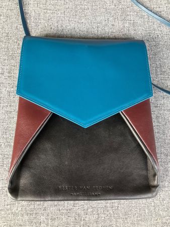 Hester van Eeghen Amsterdam Designer-Ledertasche geometrisch