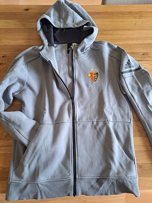 Adidas Giacche: FCB Kapuzen Jäckli, M – Usato da Basel venduto da kru_m5x5