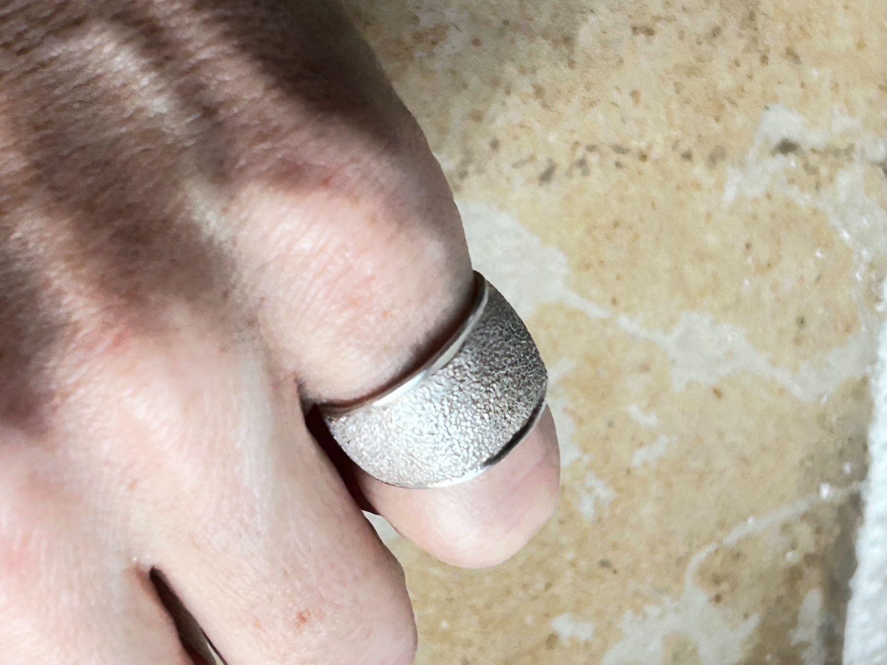 Anelli: Silberring feine Struktur  (53) – Usato da Laufen venduto da belleskulptur 2