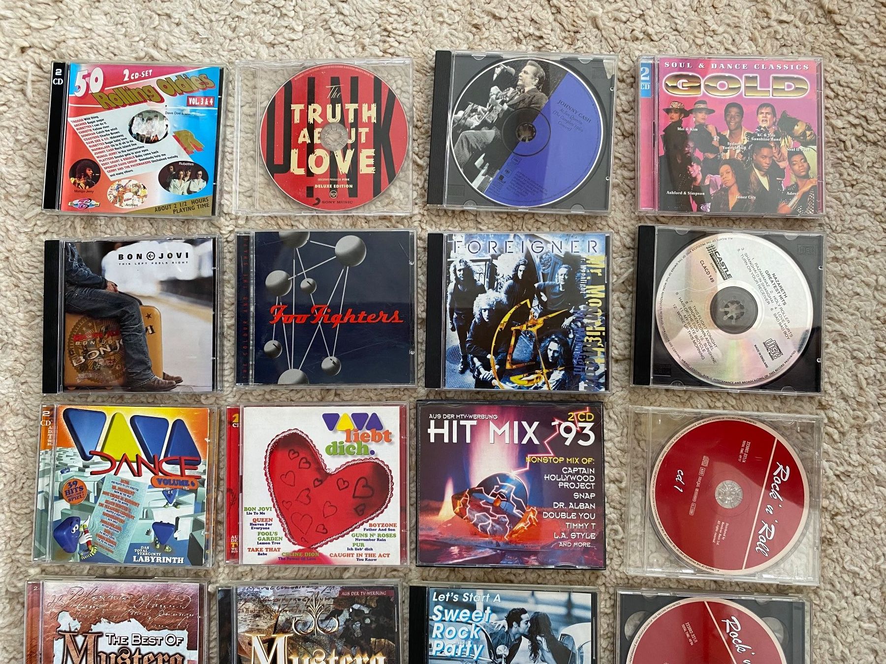 CD: Viele CD'S: Rock, Pop, Oldies u.a. – Usato da Appenzell Meistersrüte venduto da zongabolla 1