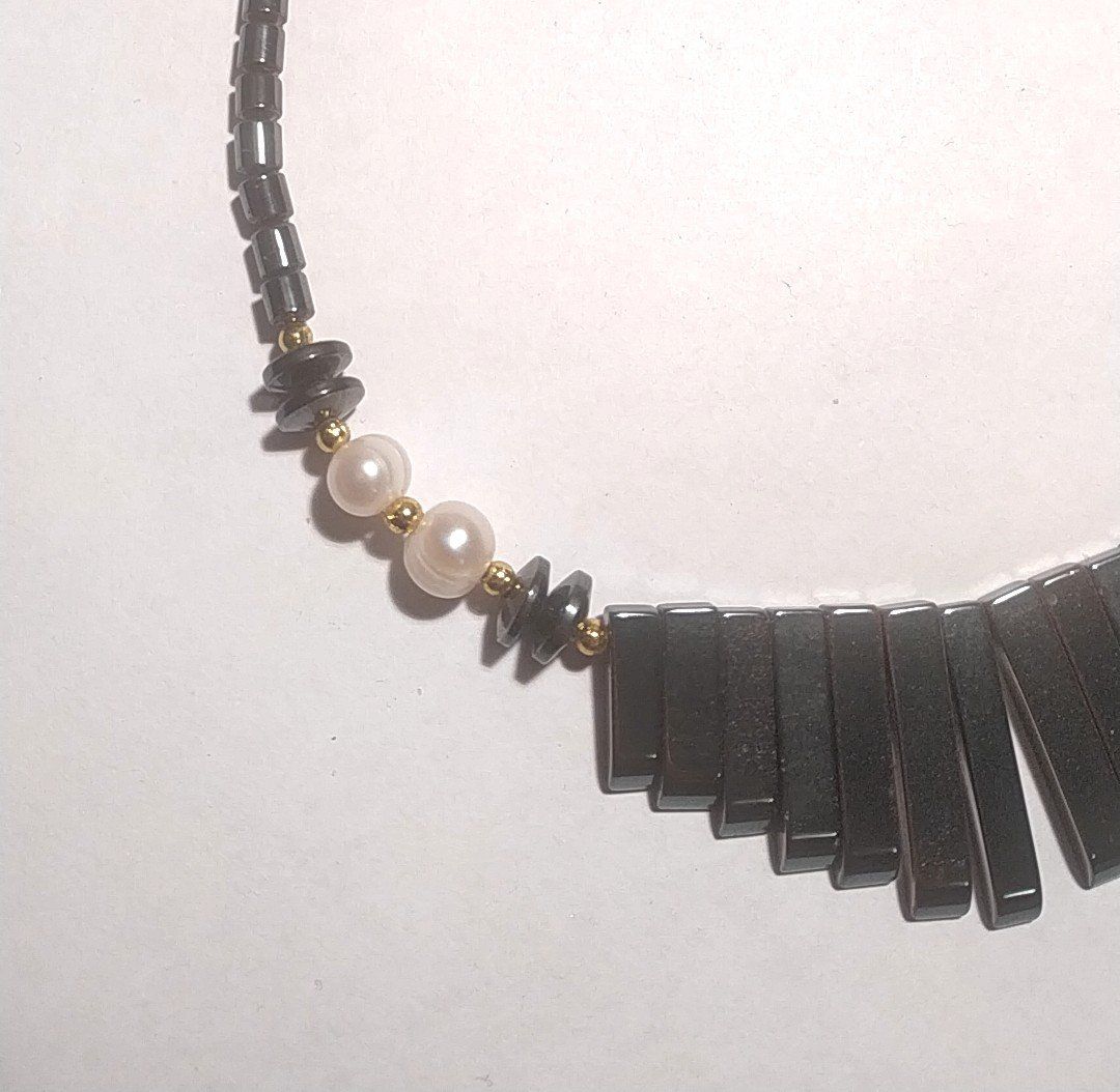 Catenine: Hämatit Kette mit Süßwasser Perlen42cm – Nuovo e nell'imballaggio originale da Münchenbuchsee venduto da Daniel0133 1