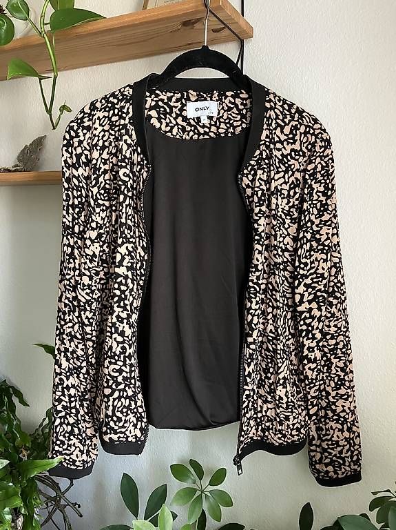 Only Giacche: Blouson / Kurzjacke von ONLY; Gr. 36 – Usato da Zürich venduto da eis_yx9q