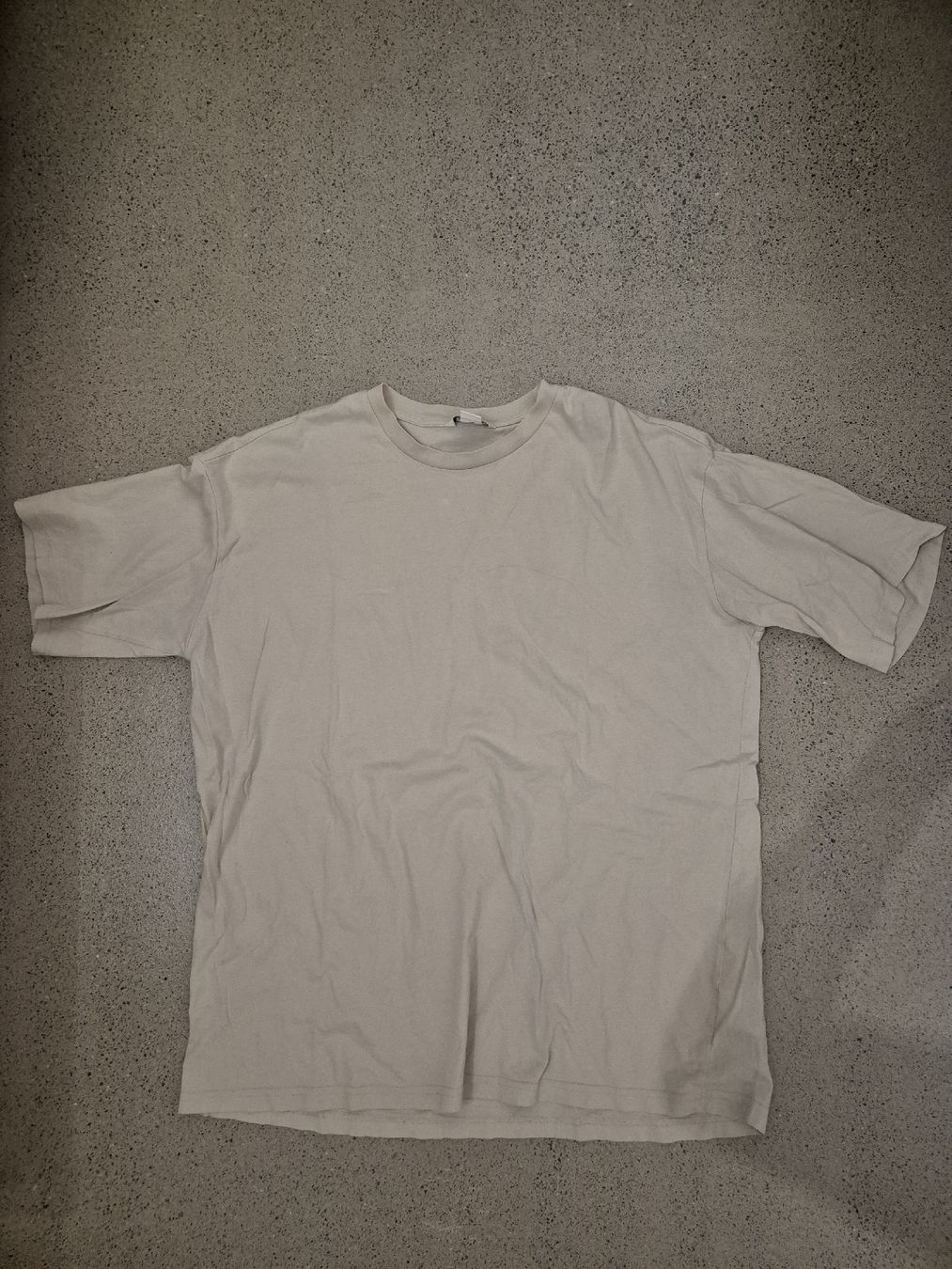 T-shirt: Beiges Oversize Shirt – Usato da Schlieren venduto da nat_76vd