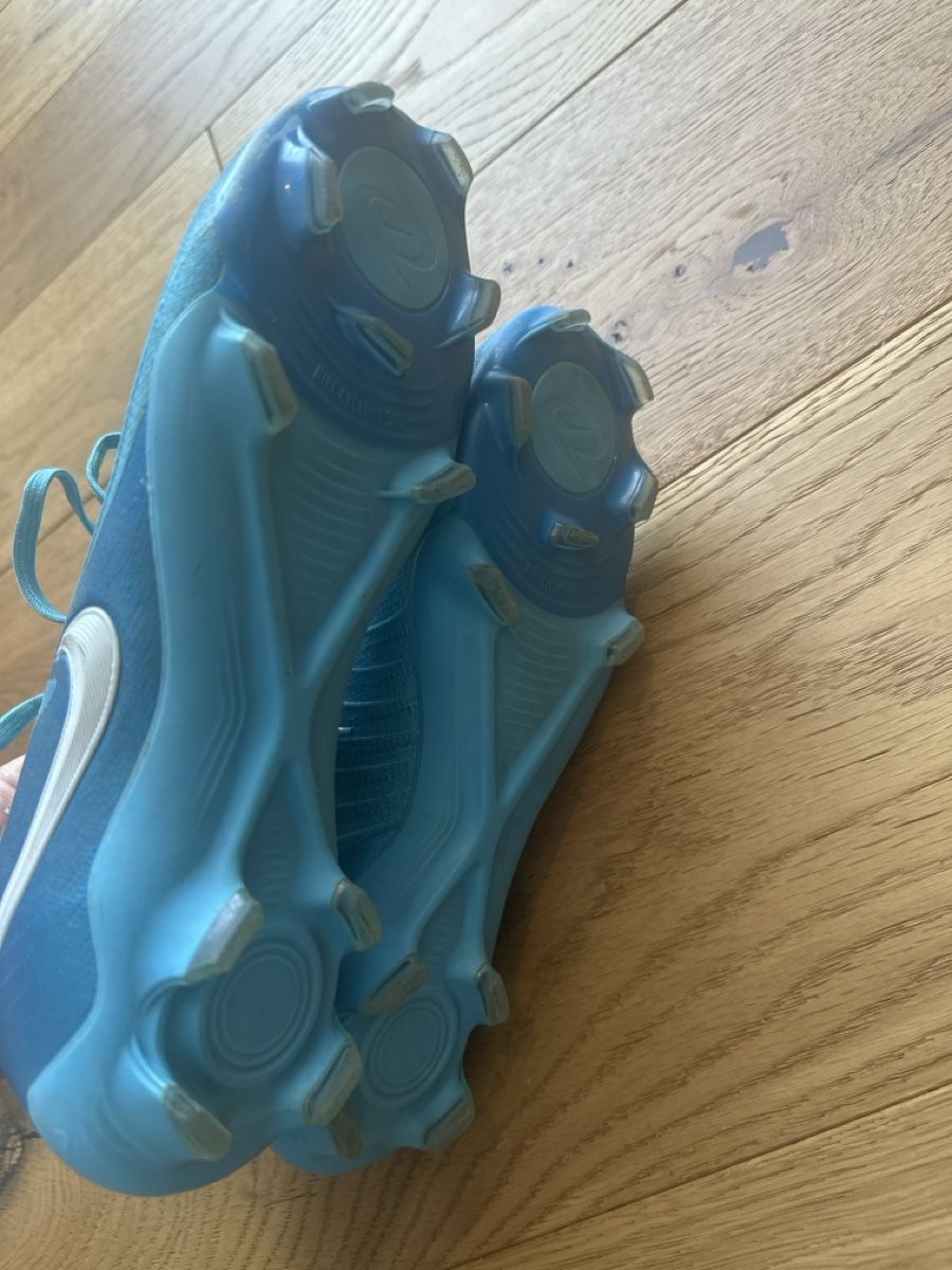 Autre équipement outdoor: Crampons Nike – D'occasion à Founex par reb_fws9 4