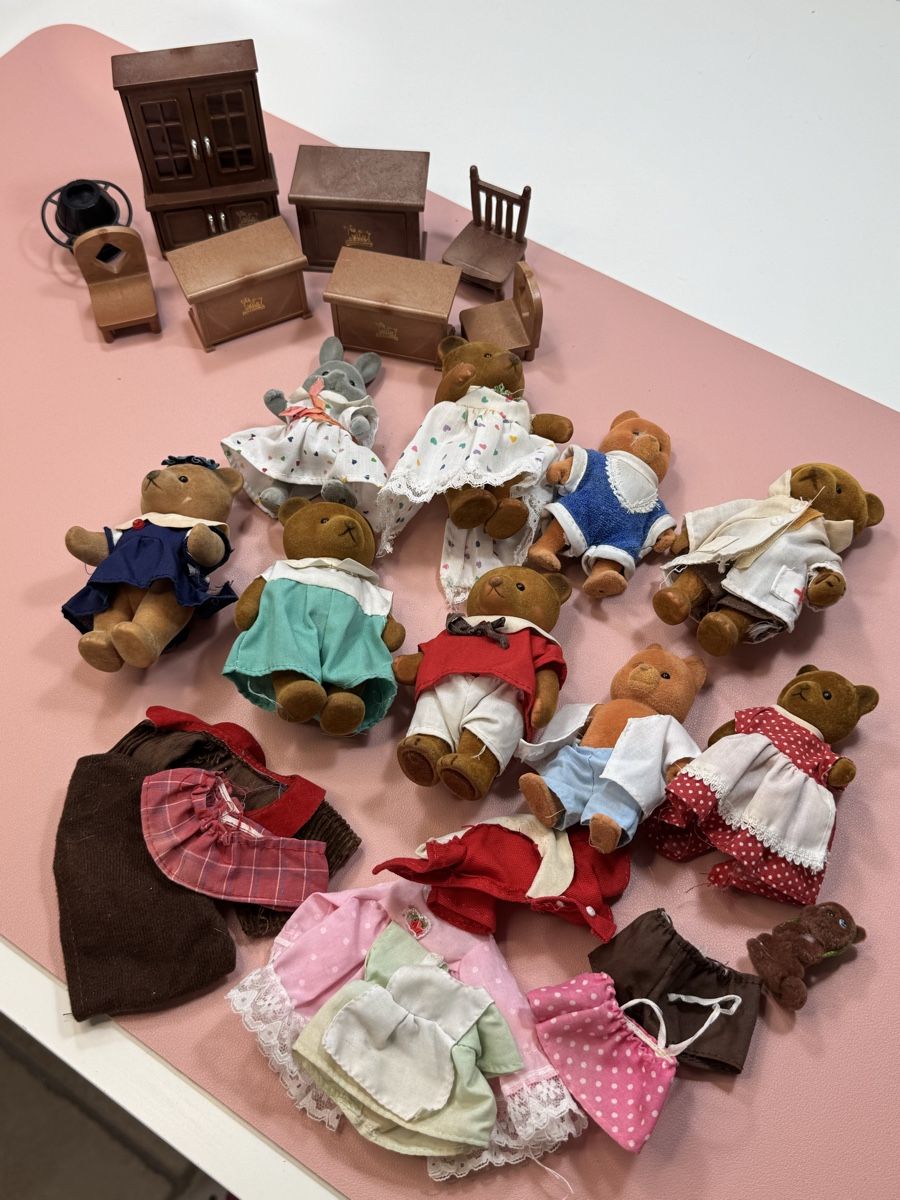 Sylvanian families Bambole: VINTAGE Sylvanian Families MAPLE TOWN – Usato da Bedano venduto da VBimby