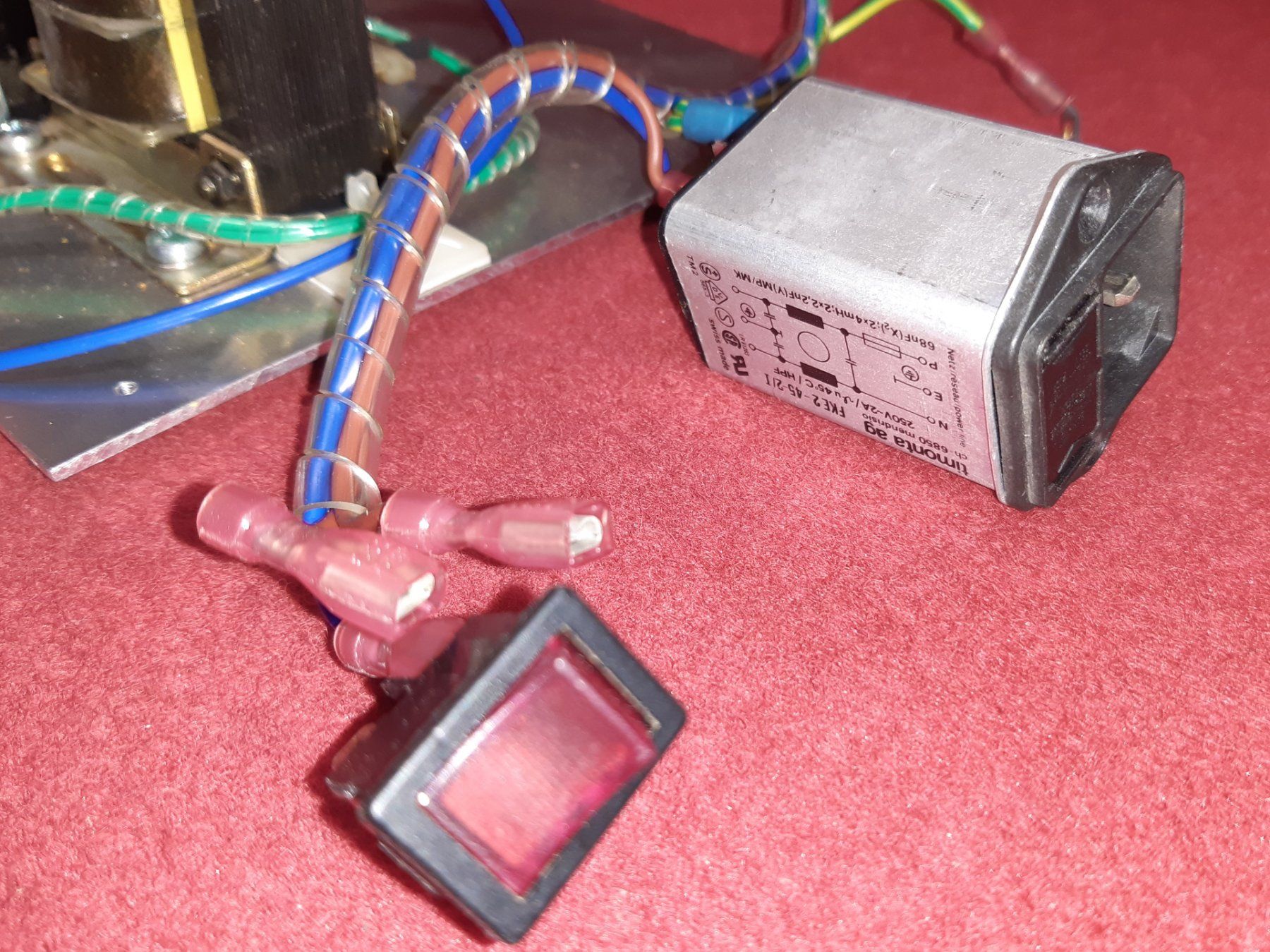 Componenti elettronici: 2 Stk. Transformatoren, 12V & 48V, ungtestet! Inkl. Schalter – Usato da Lohn-Ammannsegg venduto da Molch7 4