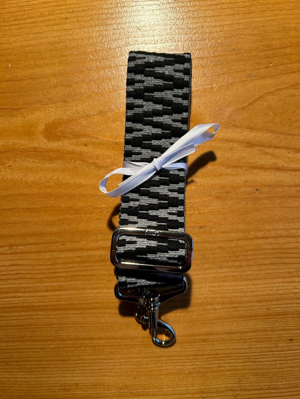 Nastri decorativi: NILO Handyband, silber, reflektierend – Nuovo (secondo la descrizione) da Dietikon venduto da pharus