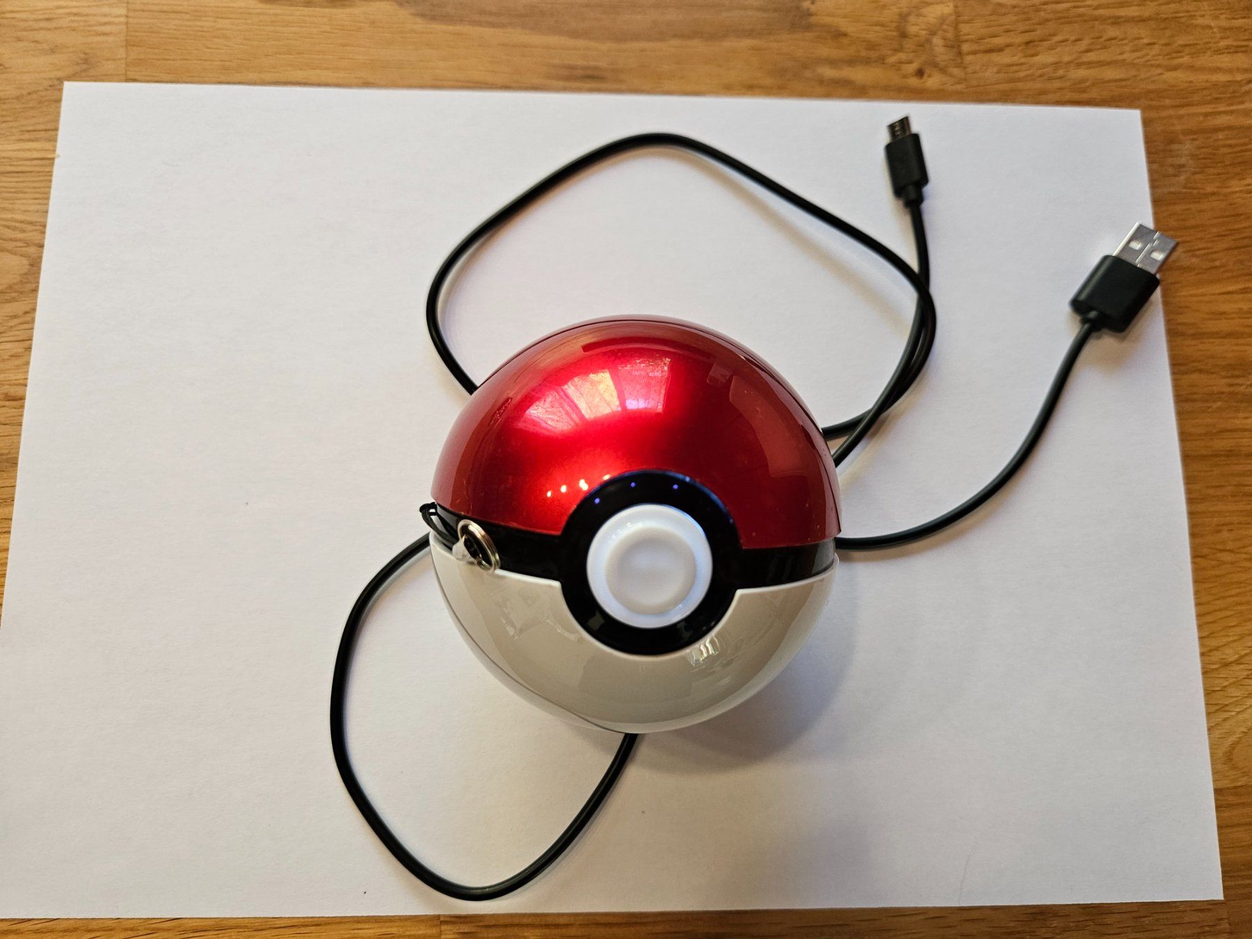 Caricabatterie: Powerbank Pokeball – Usato da Blankenburg venduto da kat_hx7f