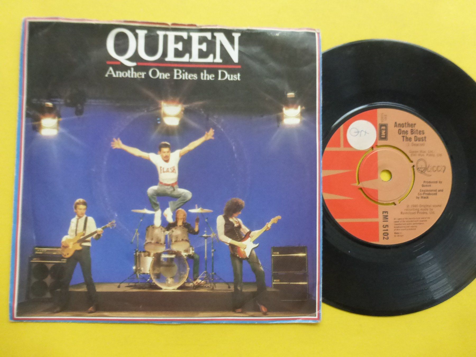 Dischi in vinile: Queen – Another One Bites The Dust – Usato da Zürich venduto da Swiss57