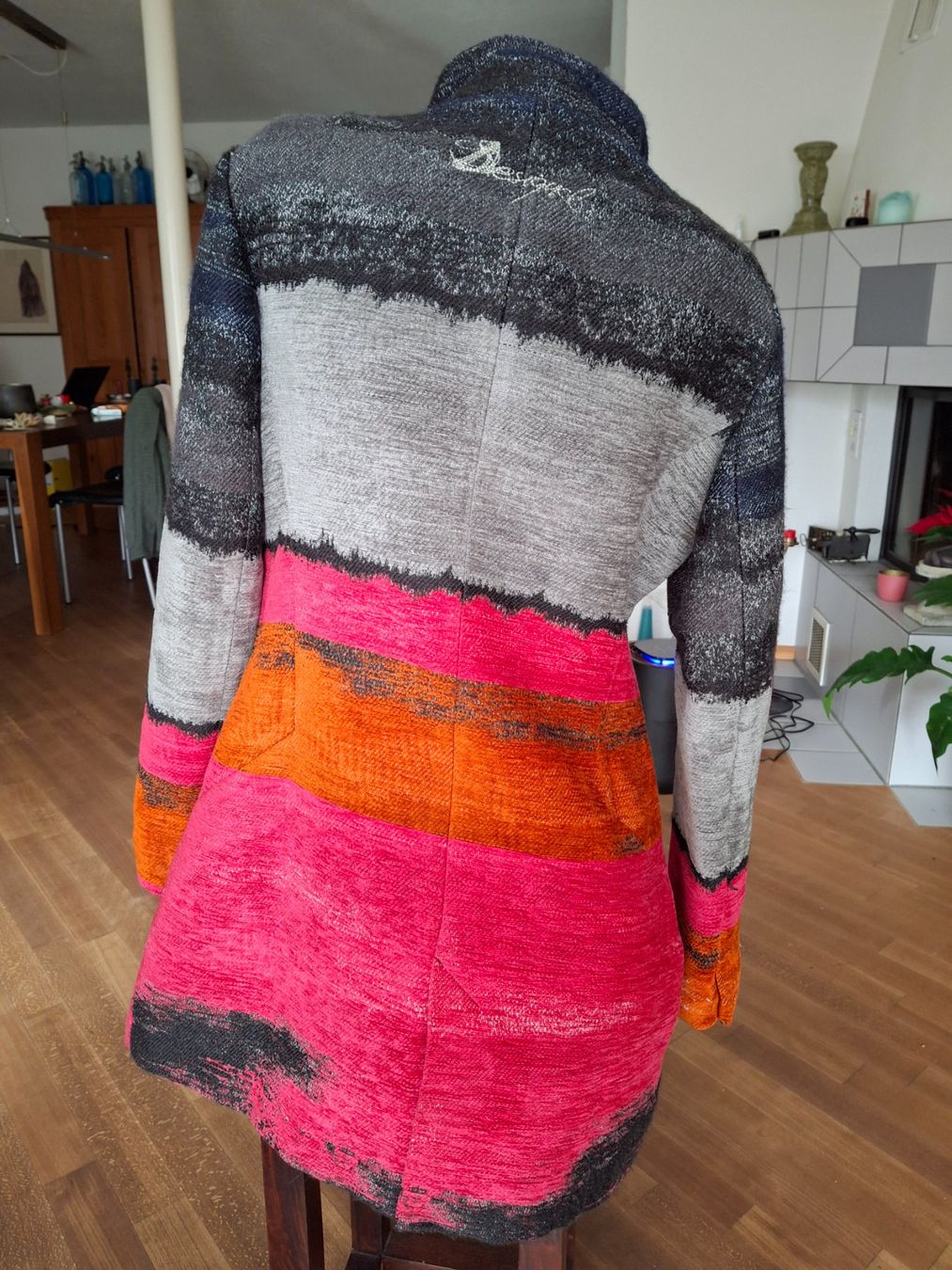 Desigual Cappotti: Desigual Mantel – Usato da Wiesendangen venduto da Niciu 1