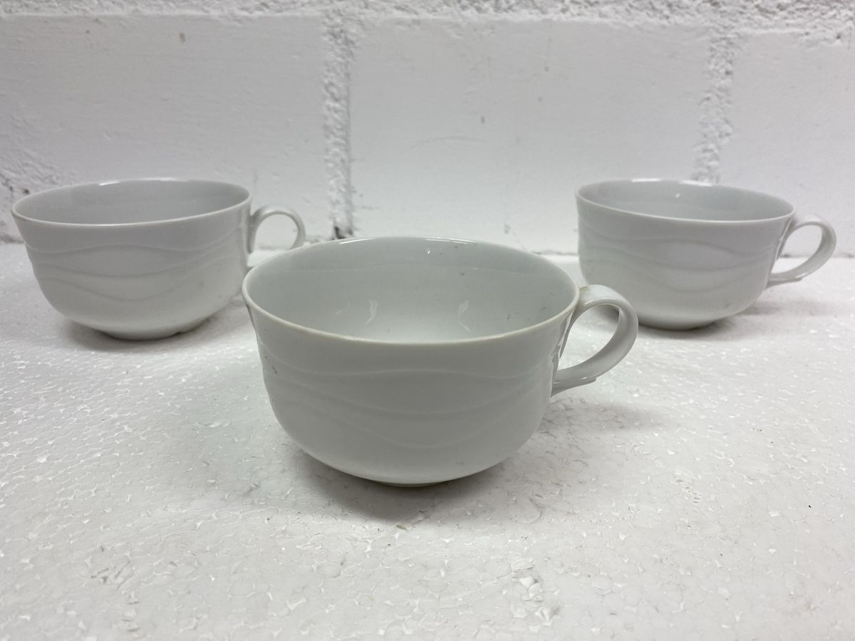 Tassen: 3x Tassen Weiss Goebel design – Gebraucht aus sursee von trilli-tralli