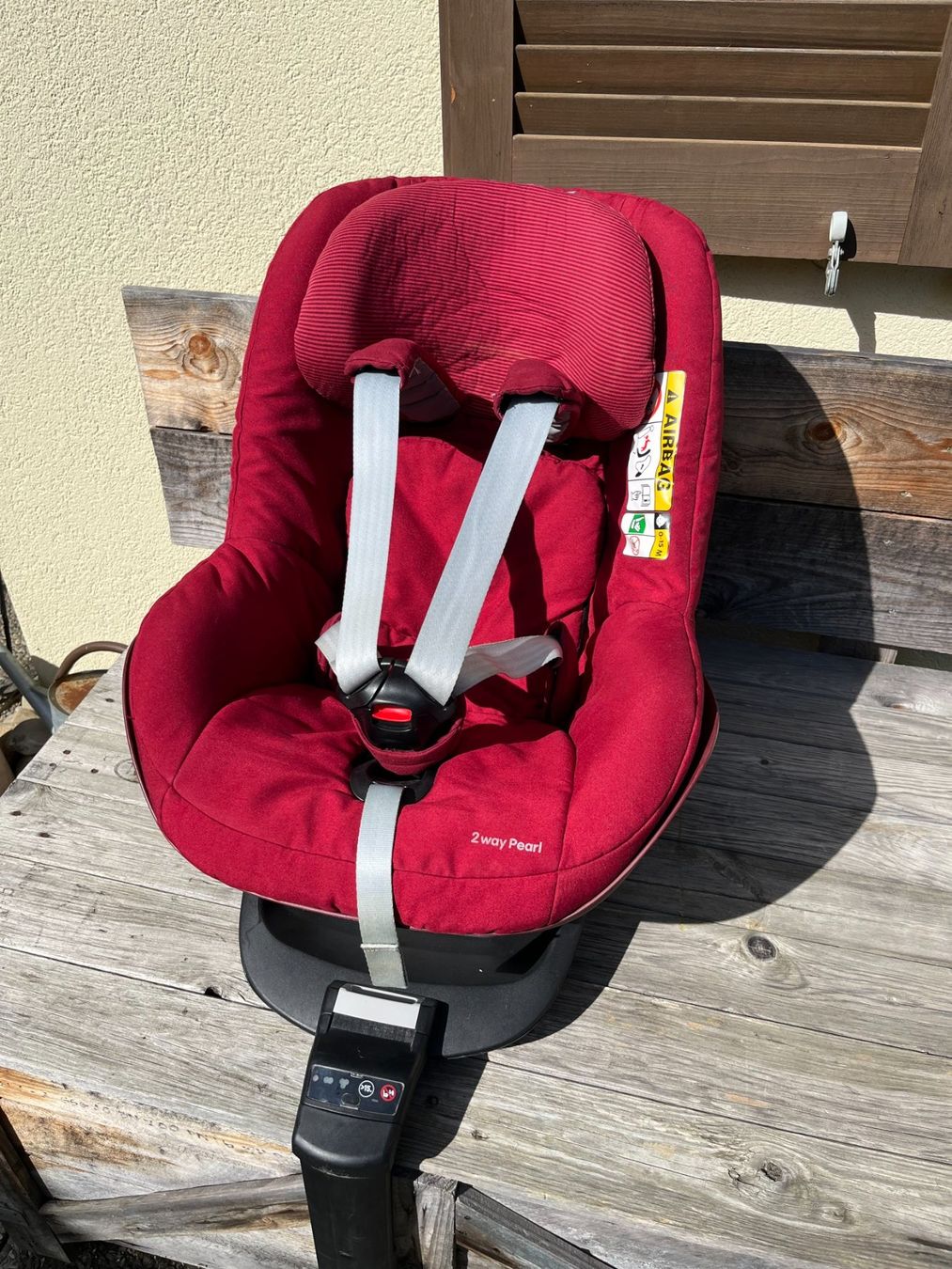 Maxi-Cosi Auto-Kindersitze: Maxi-Cosi 2way Pearl inkl. Station – Gebraucht aus St.Margarethen TG von Lynx83