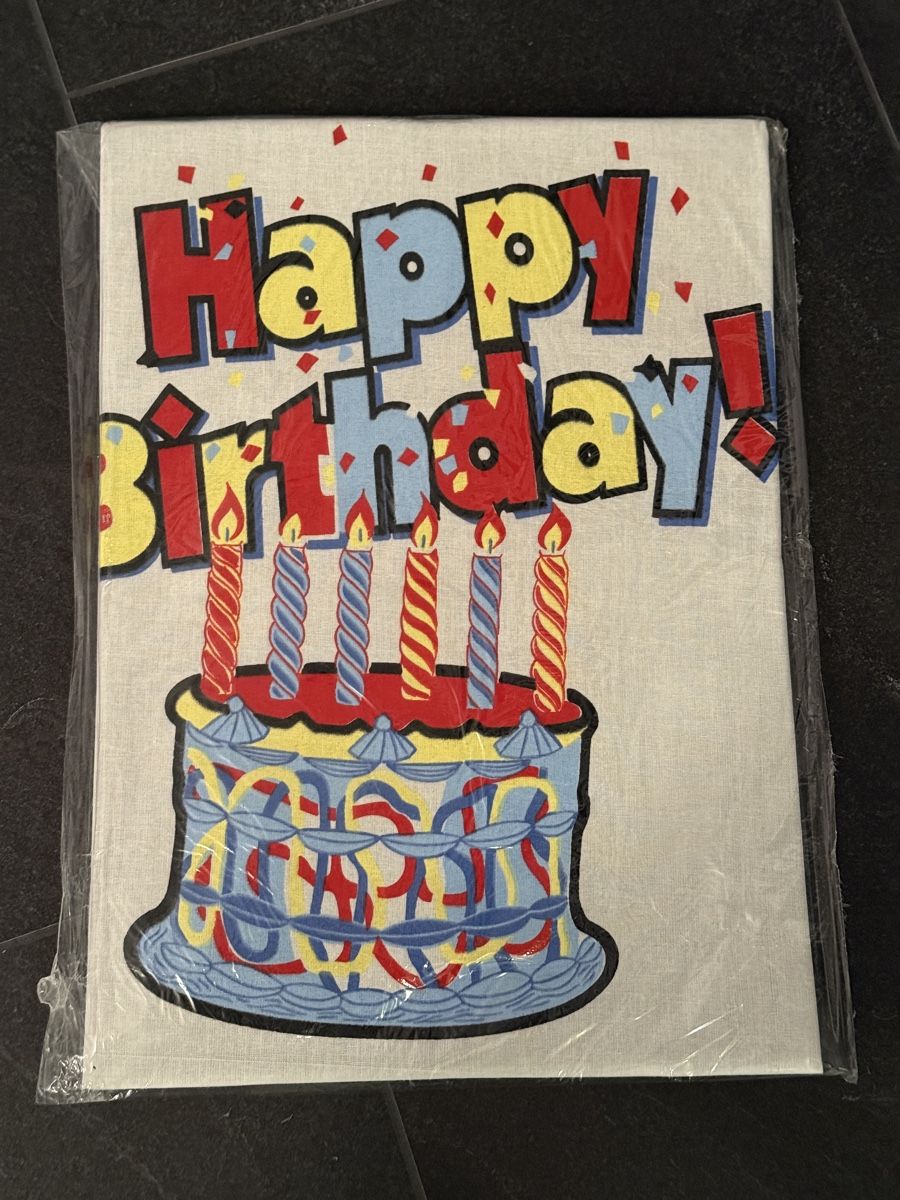 T-shirt: Happy Birthday! T Shirt – Nuovo e nell'imballaggio originale da Goldach venduto da igwhitestar