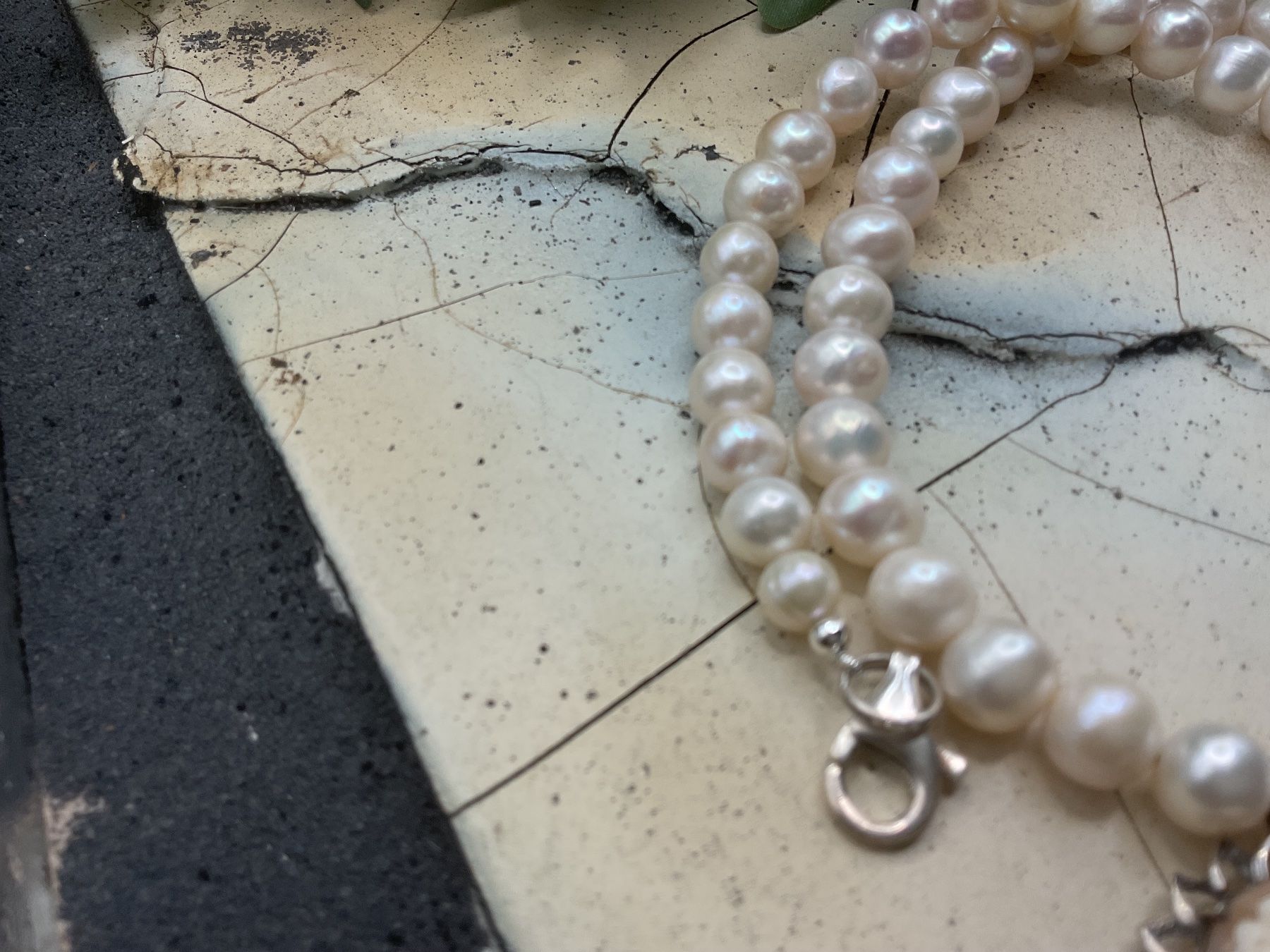 Catenine: Nostalgische Perlencollier mit antikem Gemmenanhänger – Usato da Luzern venduto da S.Kern01 3