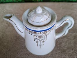Antikes, herziges Kaffeekännchen um 1900 für antike Puppen