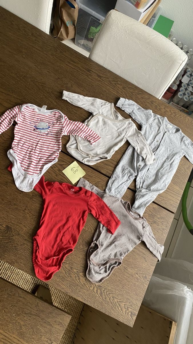 Lotti & Set di vestiti: Bodies Baby Gr. 68, Langarm, Top Zustand! Bunt – Usato da Hochwald venduto da _biene_