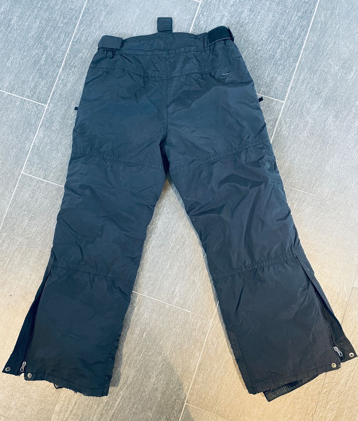 Pantaloni: Schwarze Skihose Celsius Gr. 152 – Usato da Neuendorf venduto da Knopfi 1