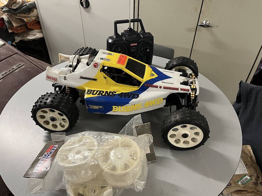 Kyosho Modellismo RC: RC Kyosho Burns DX 1987 – Difettoso da Piandera Paese venduto da lor_9rpm