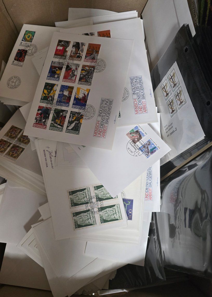 Alle Briefmarken: Megakiste – Gebraucht aus Opfikon von webstar30 1