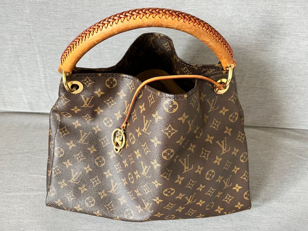 Louis Vuitton Artsy MM Monogram M40249