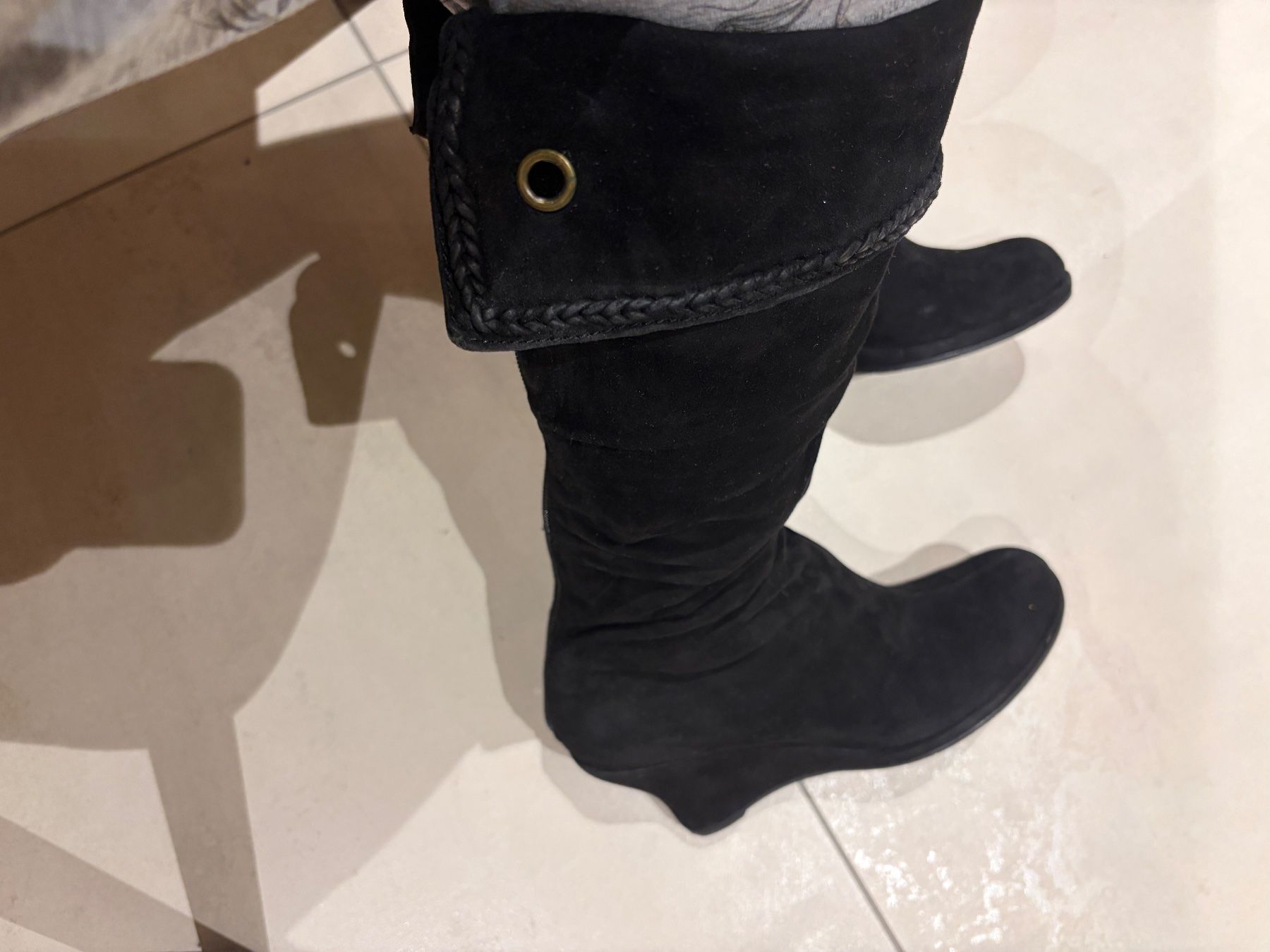 Damenschuhe: Elegante Wildlederstiefel Gr. 36 – Gebraucht aus Davos Wiesen von Roseli21 5