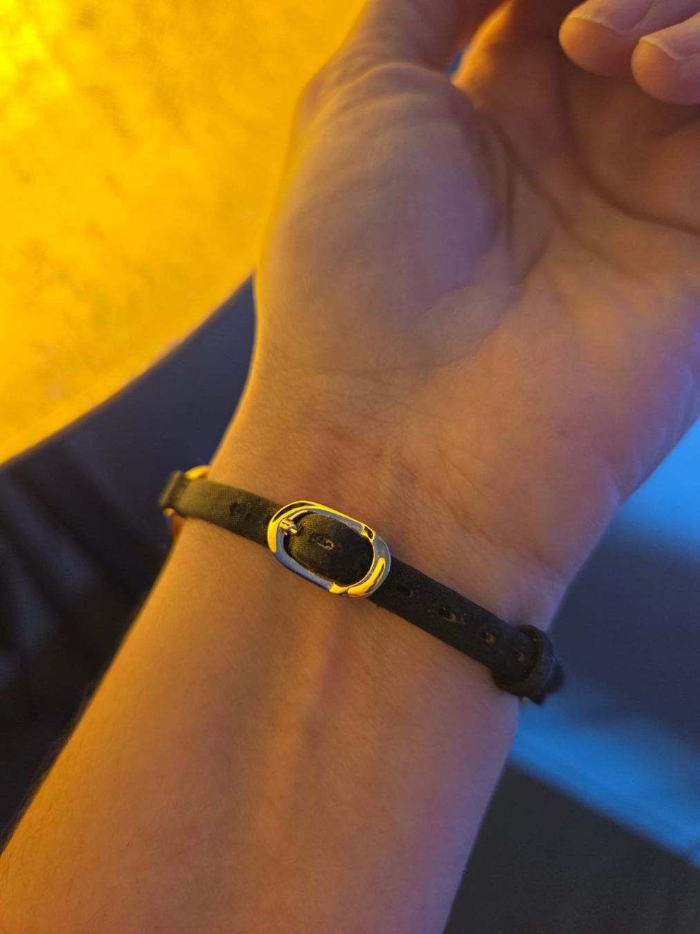 Montres: MANGO Damenuhr mit funkelnden Steinchen – D'occasion à Emmen par GrabandGo 2