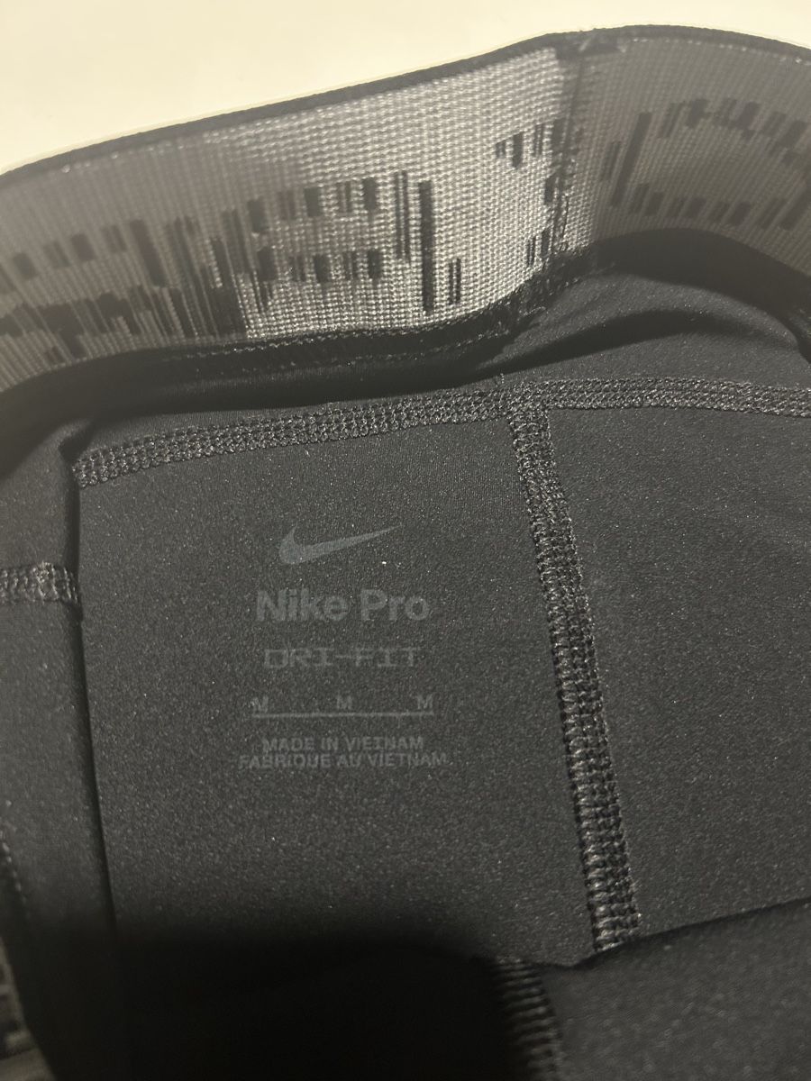 Nike Pantaloni: Nike Pro Shorts M – Usato da Basel venduto da lenarrari 1