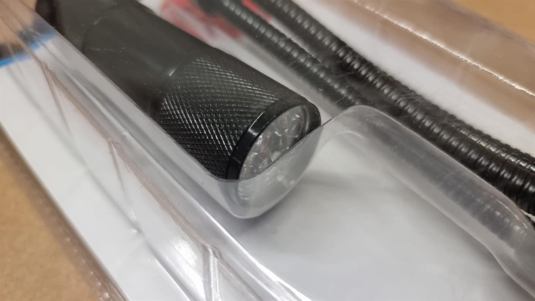 Lampade: 9 LED Taschenlampe mit Ständer – Nuovo (secondo la descrizione) da Rebstein venduto da James-Dean 1