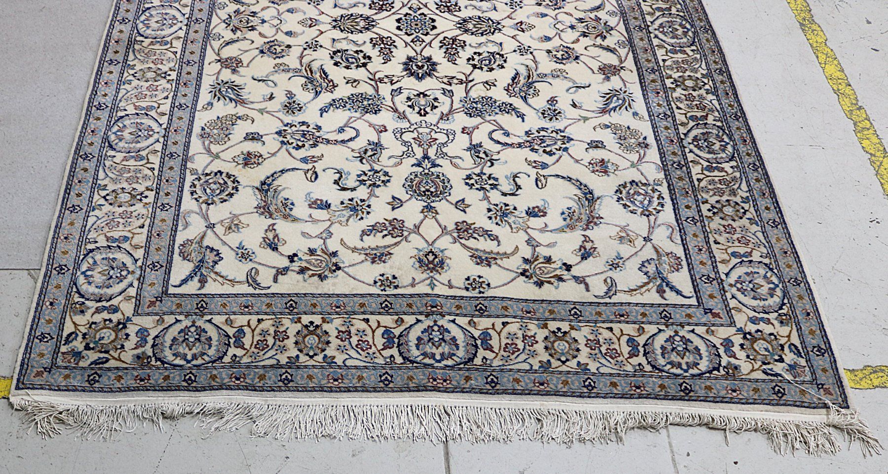 Teppiche: Teppich mit Blumenmuster – Gebraucht aus Volketswil von brockipfannenstil 1