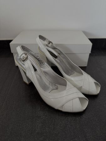 TT Bagatt Absatzschuhe in weiss aus echtem Leder