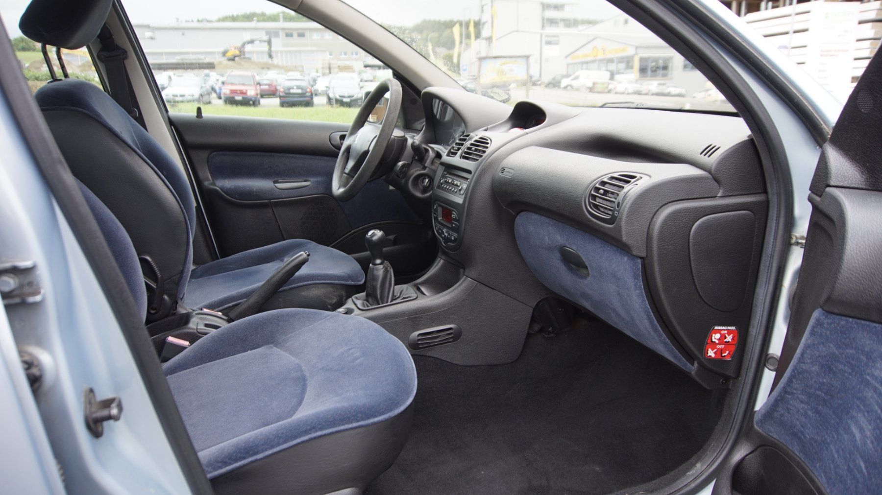 Peugeot Autos: Peugeot 206 mit 179'964 km ab nur CHF 1.- – Gebraucht aus Schongau von Autosalon_Zogu 8