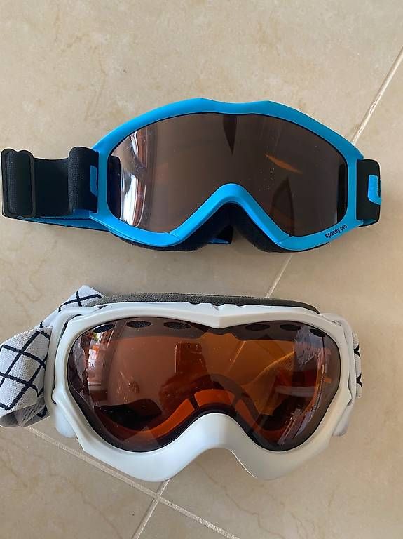 Occhiali & Lenti: Kinder Skibrillen Set weiss & blau – Usato da Arisdorf venduto da Delfina010 1
