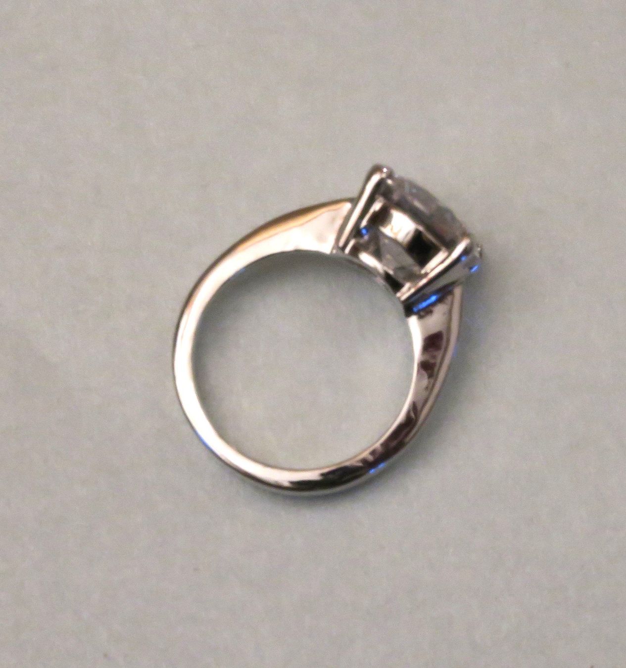 Anelli: Ring mit Glasstein, Gr. 52 – Usato da Brittnau venduto da marlenestone 1