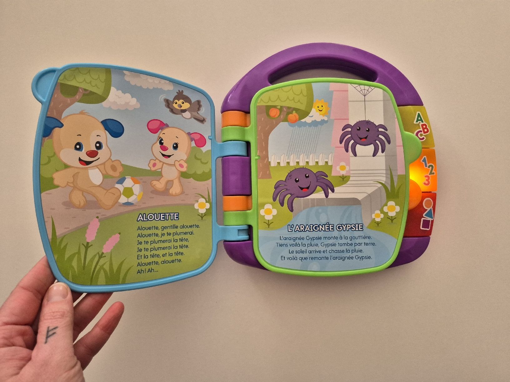 Fisher-Price Giocattoli: FISHER-PRICE - Livre interactif comptines – Usato da Riaz venduto da Murielbhs 1