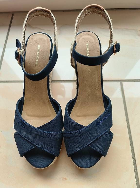 Tom Tailor Scarpe da donna: Paire de Chaussures à talons compensés Tom Tailor – Usato da Grône venduto da mmaye