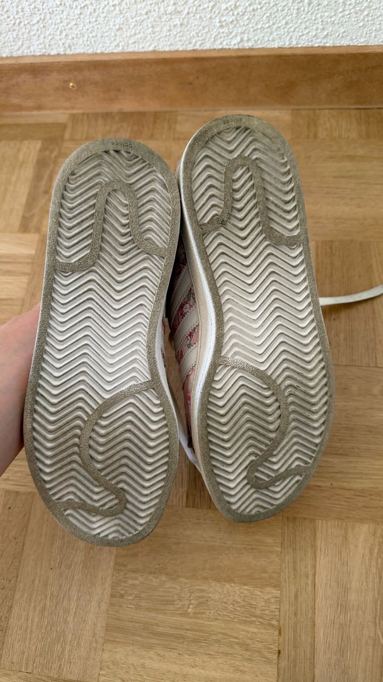 Scarpe da donna: Adidas Superstar rose et blanc, taille 36 – Usato da Genève venduto da dkr_j29m 8