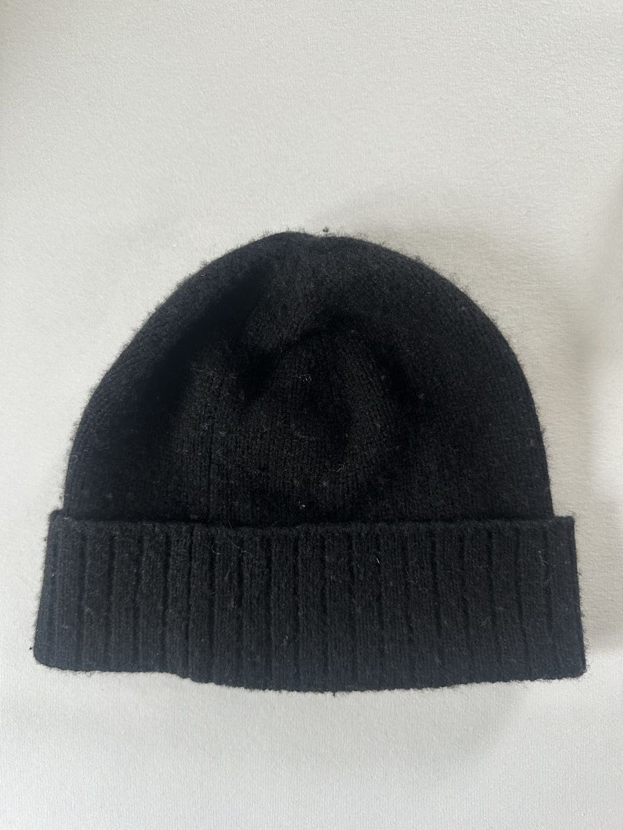 Copricapi, berretti & cappellini: Black hat Uniqlo 100% cashmere – Usato da Uster venduto da Monika_OB 2