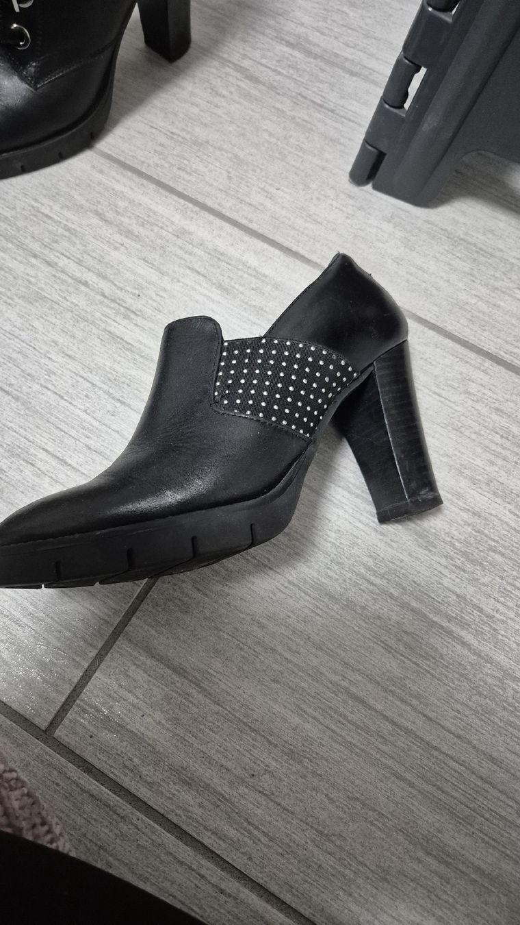 Scarpe da donna: Bata 4 paia di scarpe – Usato da Riazzino venduto da RagusaM 4