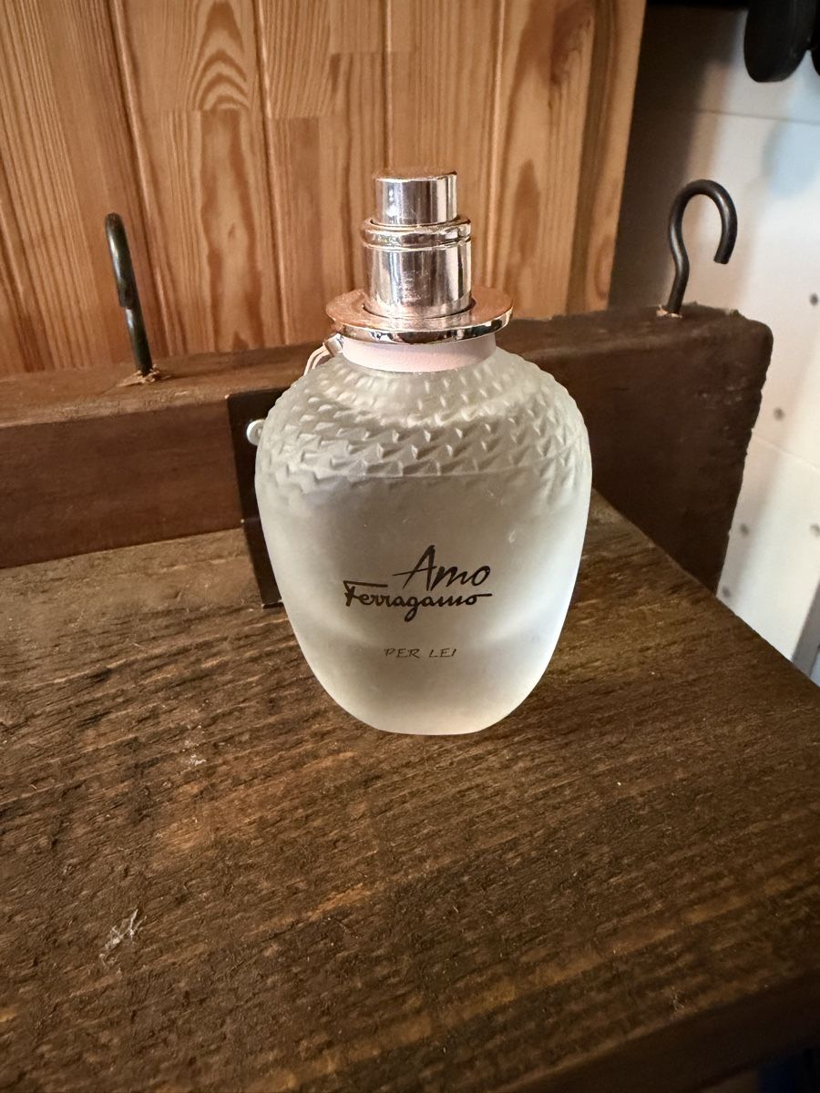 Salvatore Ferragamo Profumi & Eau de Toilette: Amo Ferragamo Per Lei EdP 50ml – Nuovo (secondo la descrizione) da Triesenberg venduto da dom_hd56