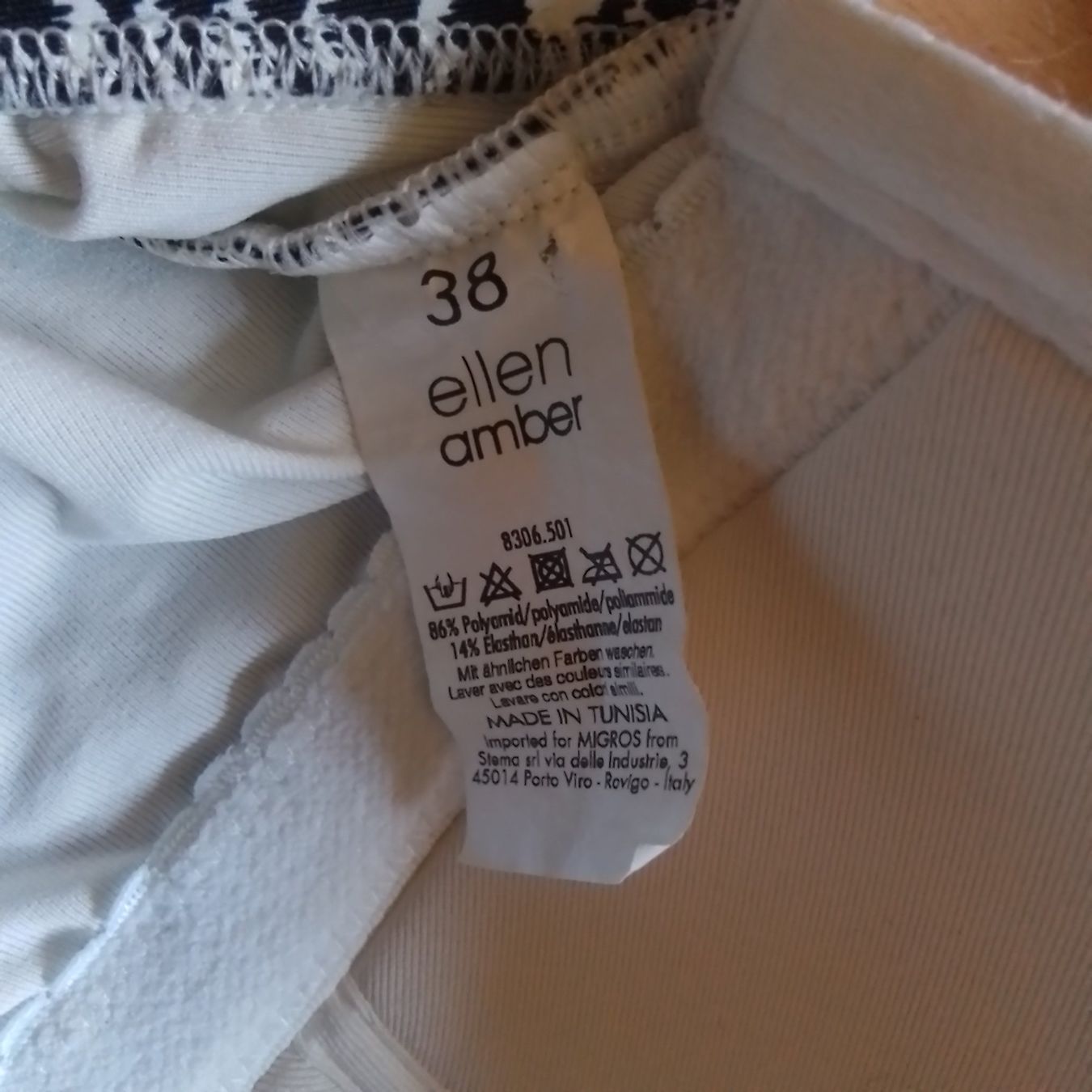 Maillots de bain & Bikinis: Badeanzug gemustert Grösse 38 – D'occasion à Zürich par meinhobby 6