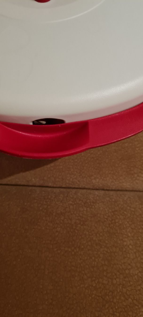Tupperware Contenitori & Simili: Tupperware Schüssel mit Deckel, rot/weiss – Nuovo (secondo la descrizione) da Münsingen venduto da Cuci31 5